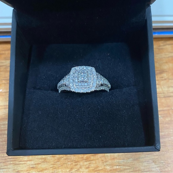 1 CT T.W. Princess Cut Double Frame Engagement Ring - Picture 2 of 4